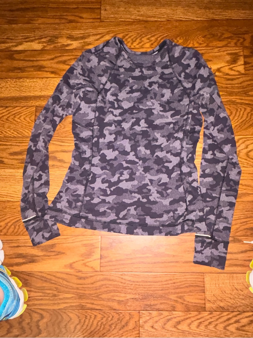 Lululemon Camo Top Sweatshirt Women’s Size 10